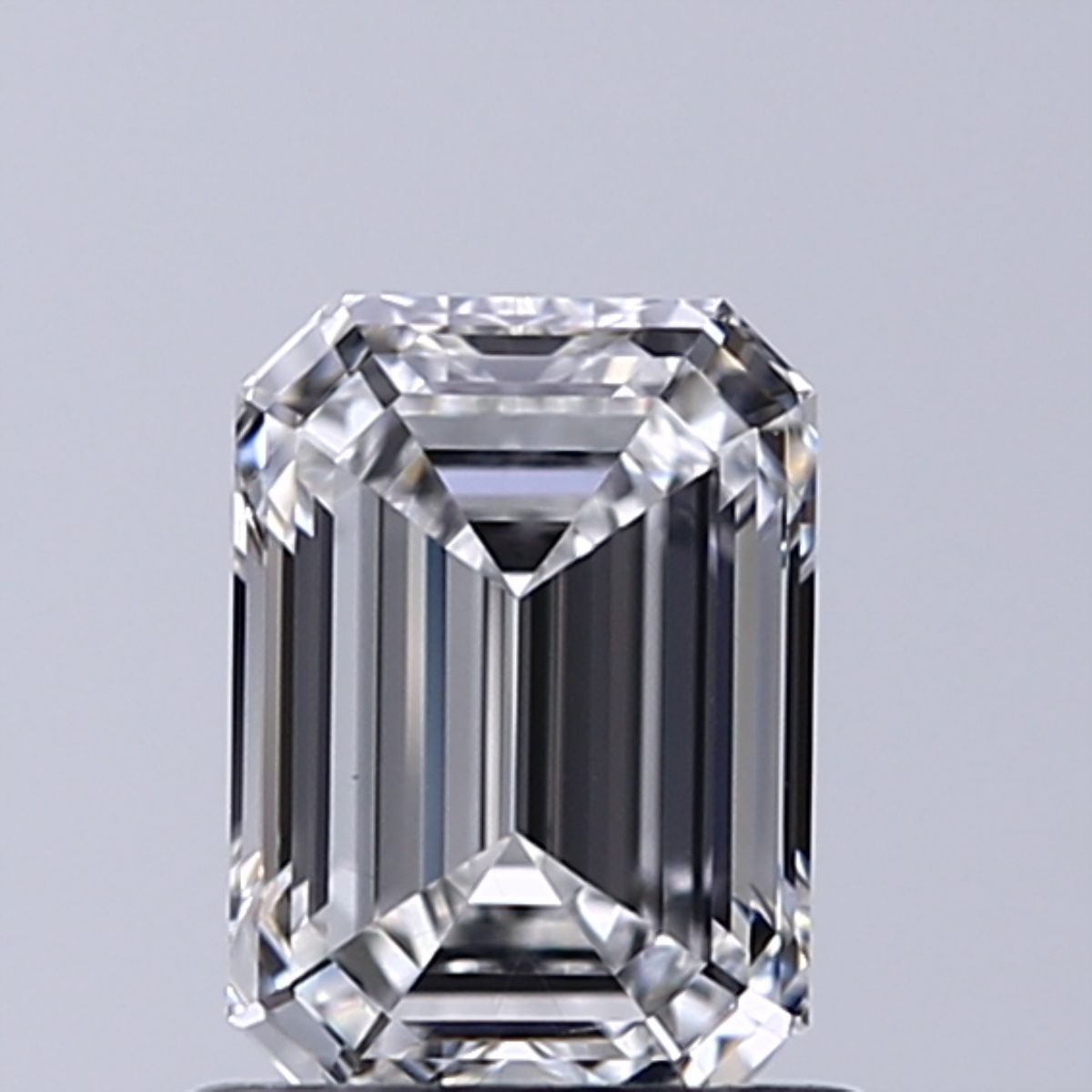 0.90 ct. emerald Lab Grown Diamond front image