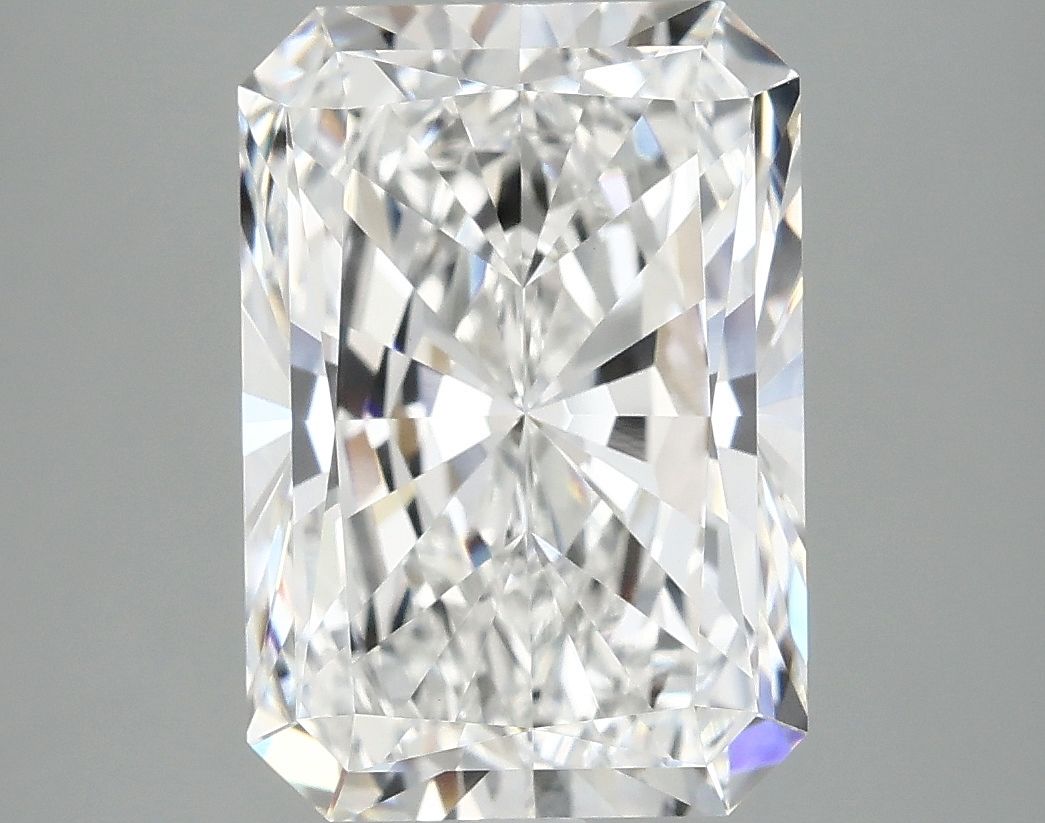 4.88 ct. radiant Lab Grown Diamond front image