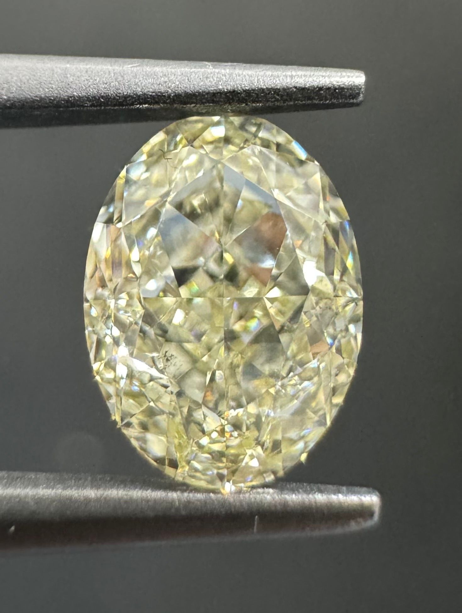 1.02 Carat Oval Diamond U-V SI1
