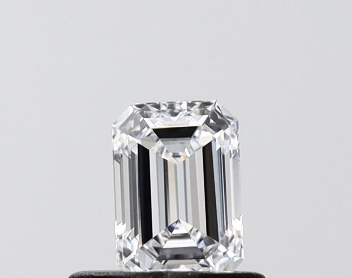 0.51 ct lab-grown Emerald Diamond