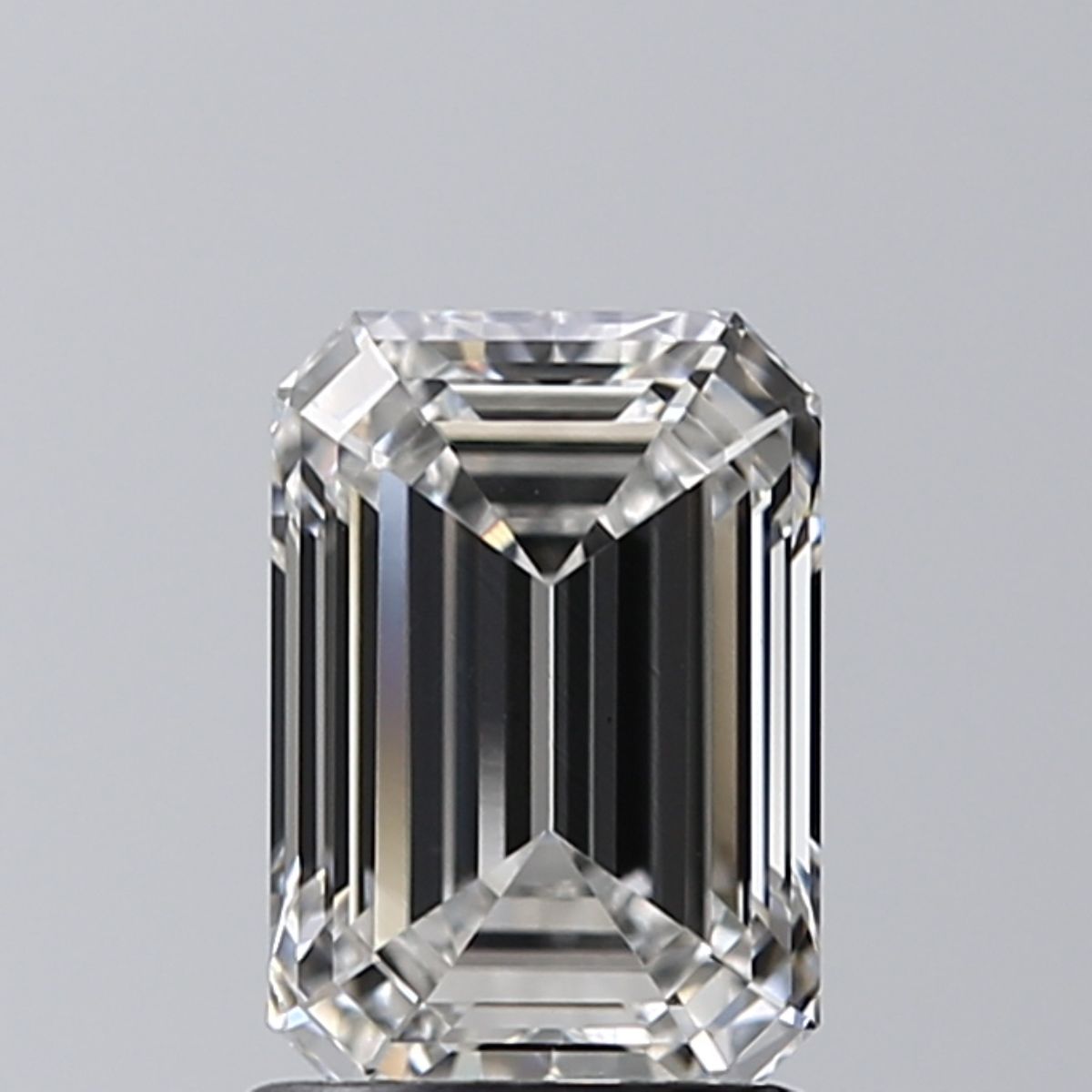 1.53 ct. emerald Lab Grown Diamond front image