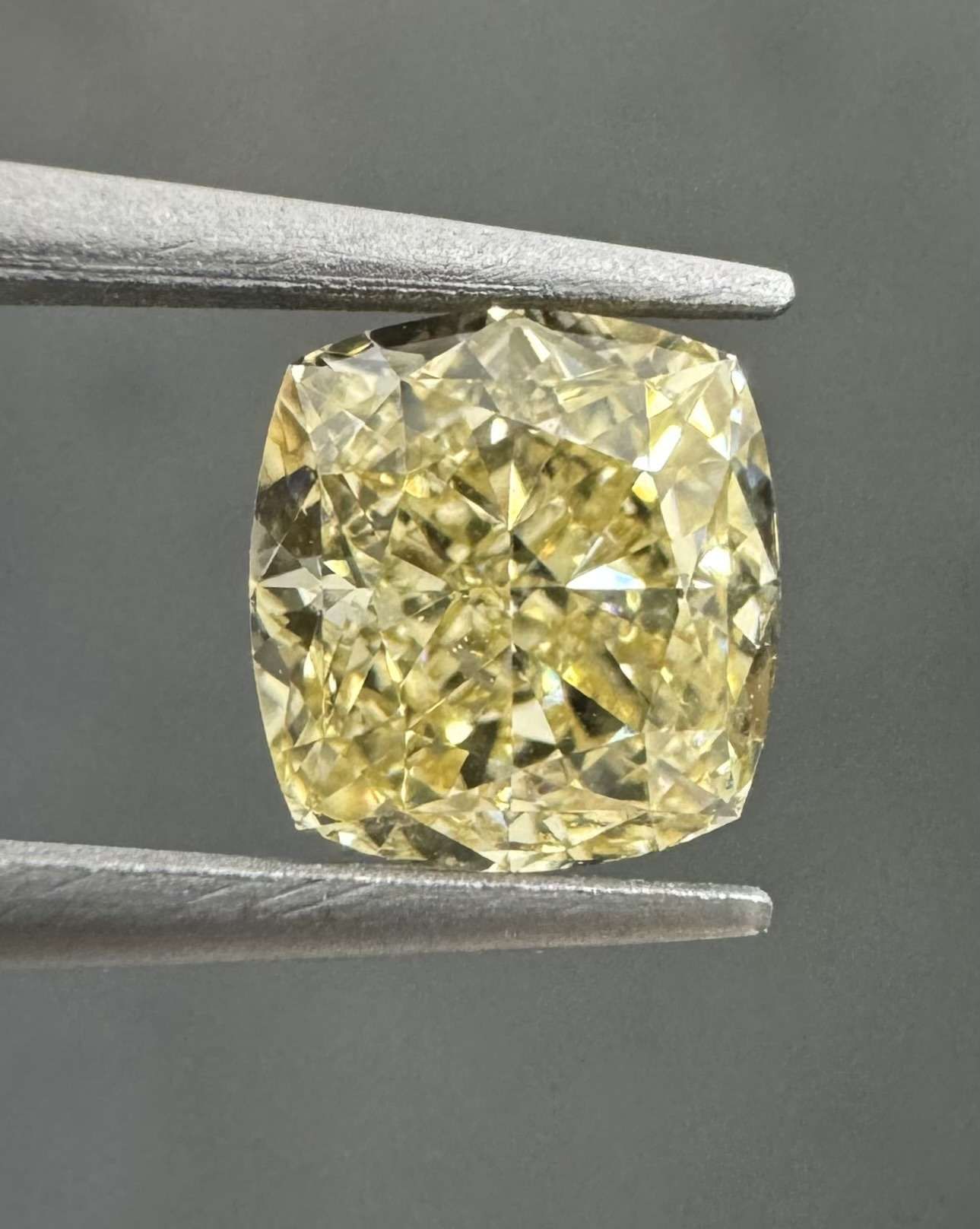 1.01 Carat Cushion brilliant Diamond Fancy Brownish Yellow VS2