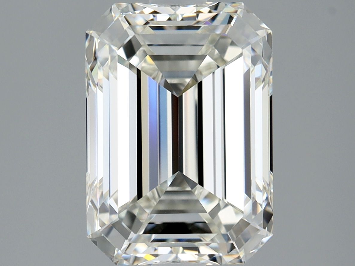 2.20 ct Emerald diamond