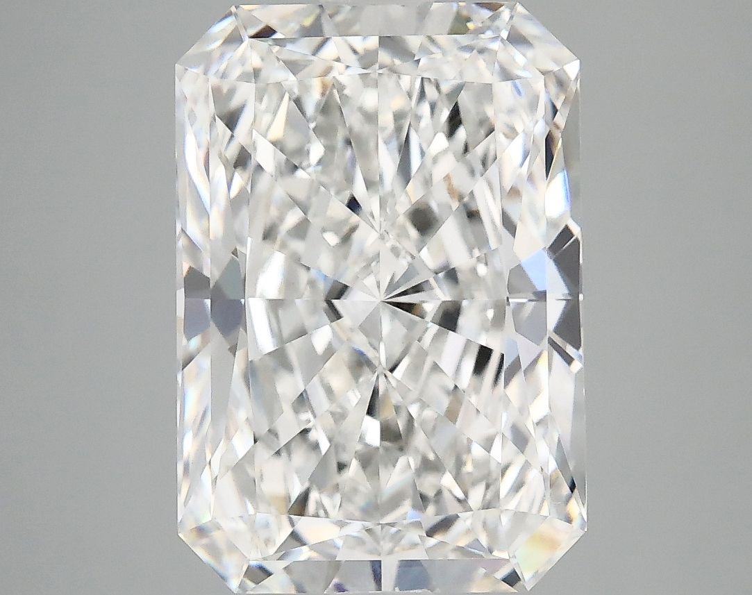 4.87 ct. radiant Lab Grown Diamond front image