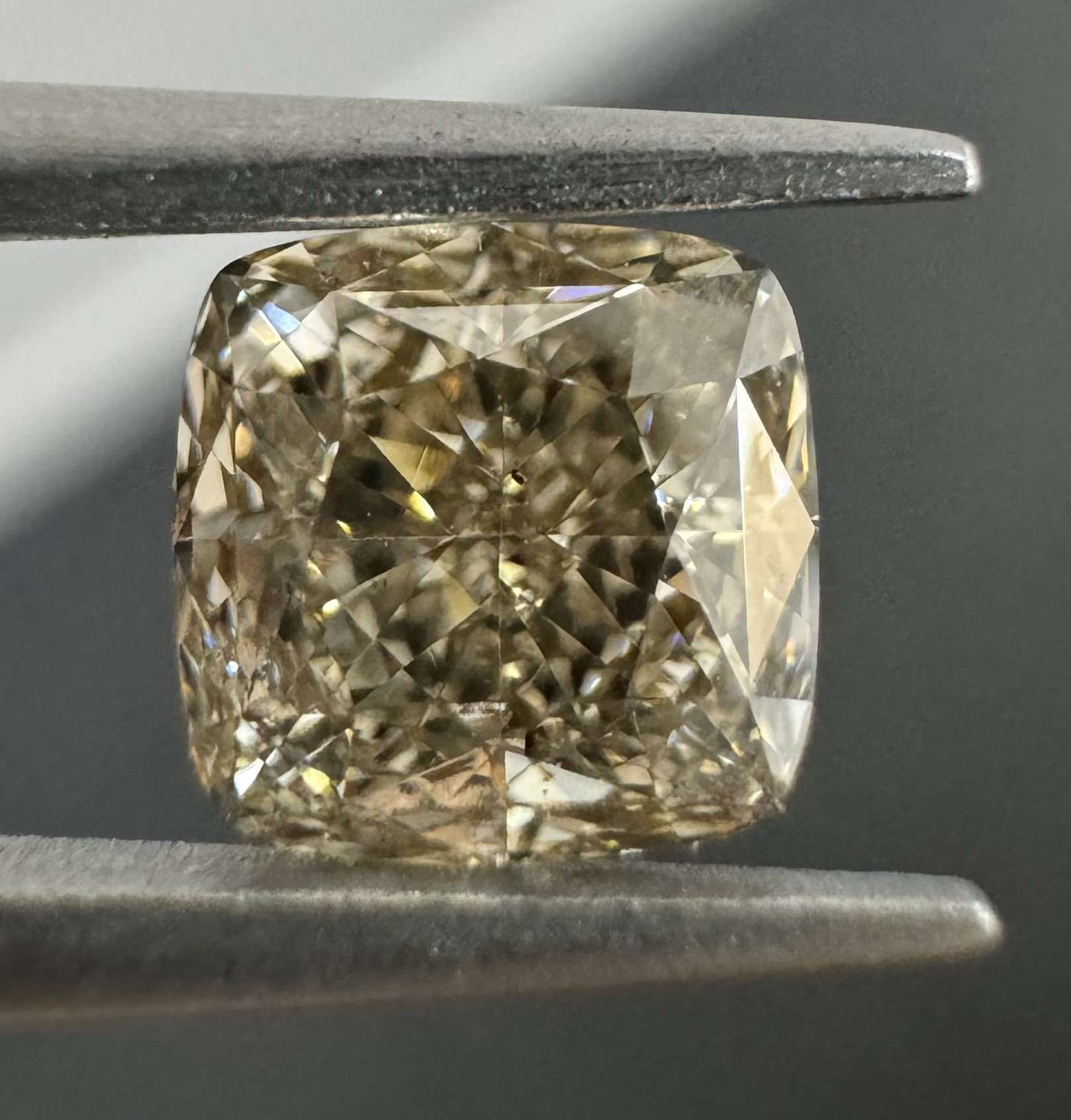 1.01 Carat Cushion brilliant Diamond W-X SI1