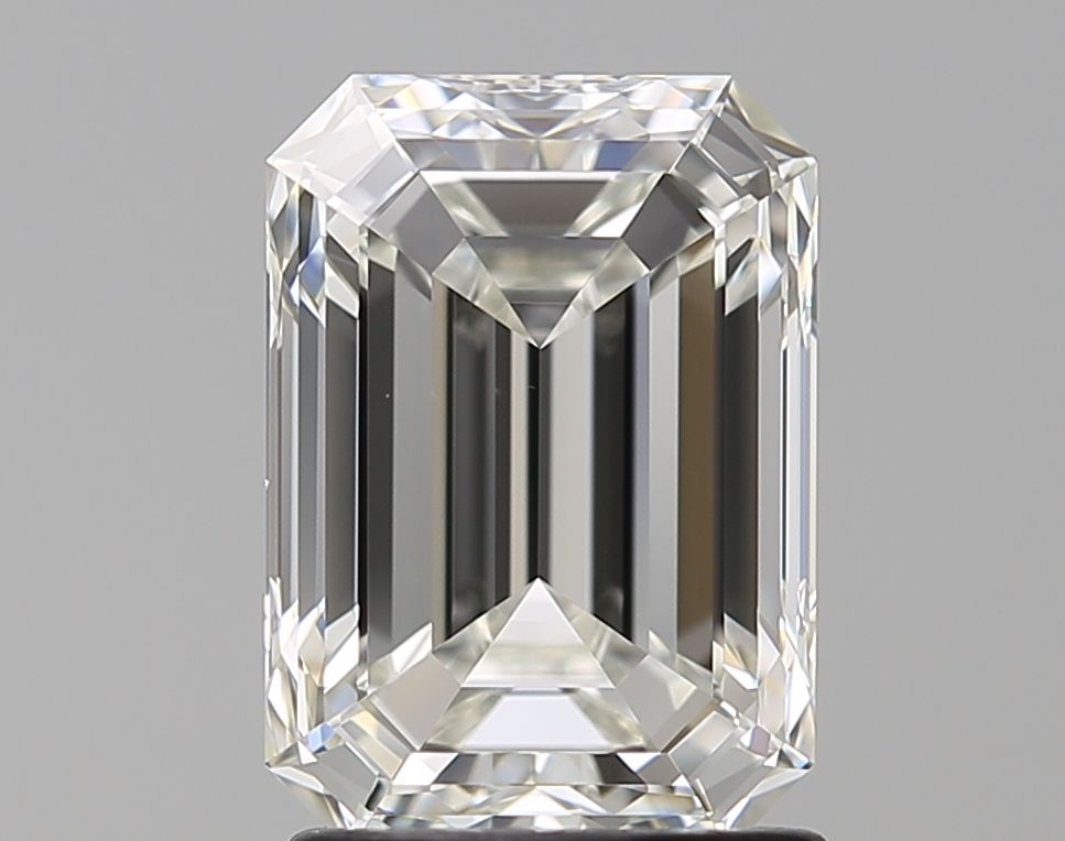 2.01 ct Emerald diamond