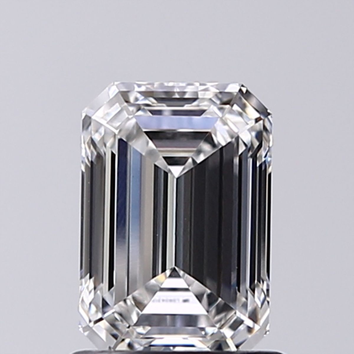 1.06 ct. emerald Lab Grown Diamond front image