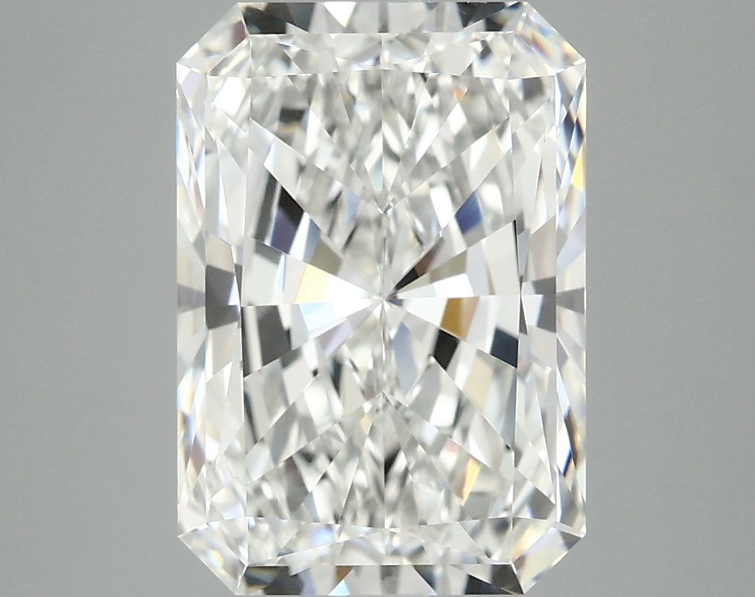 4.87 ct. radiant Lab Grown Diamond front image