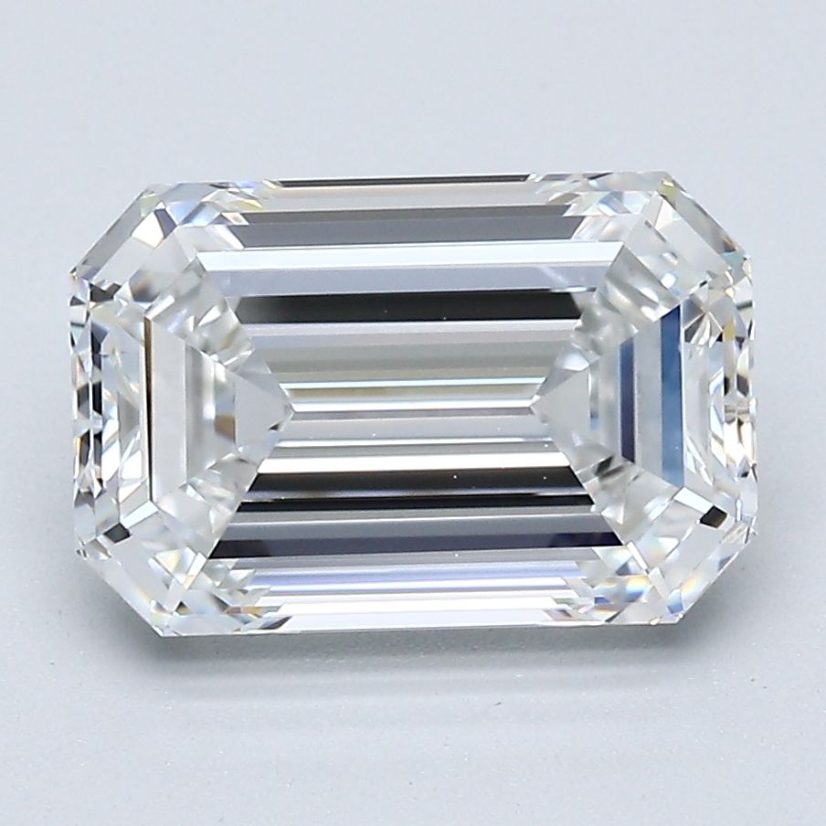 3.20 ct Emerald diamond