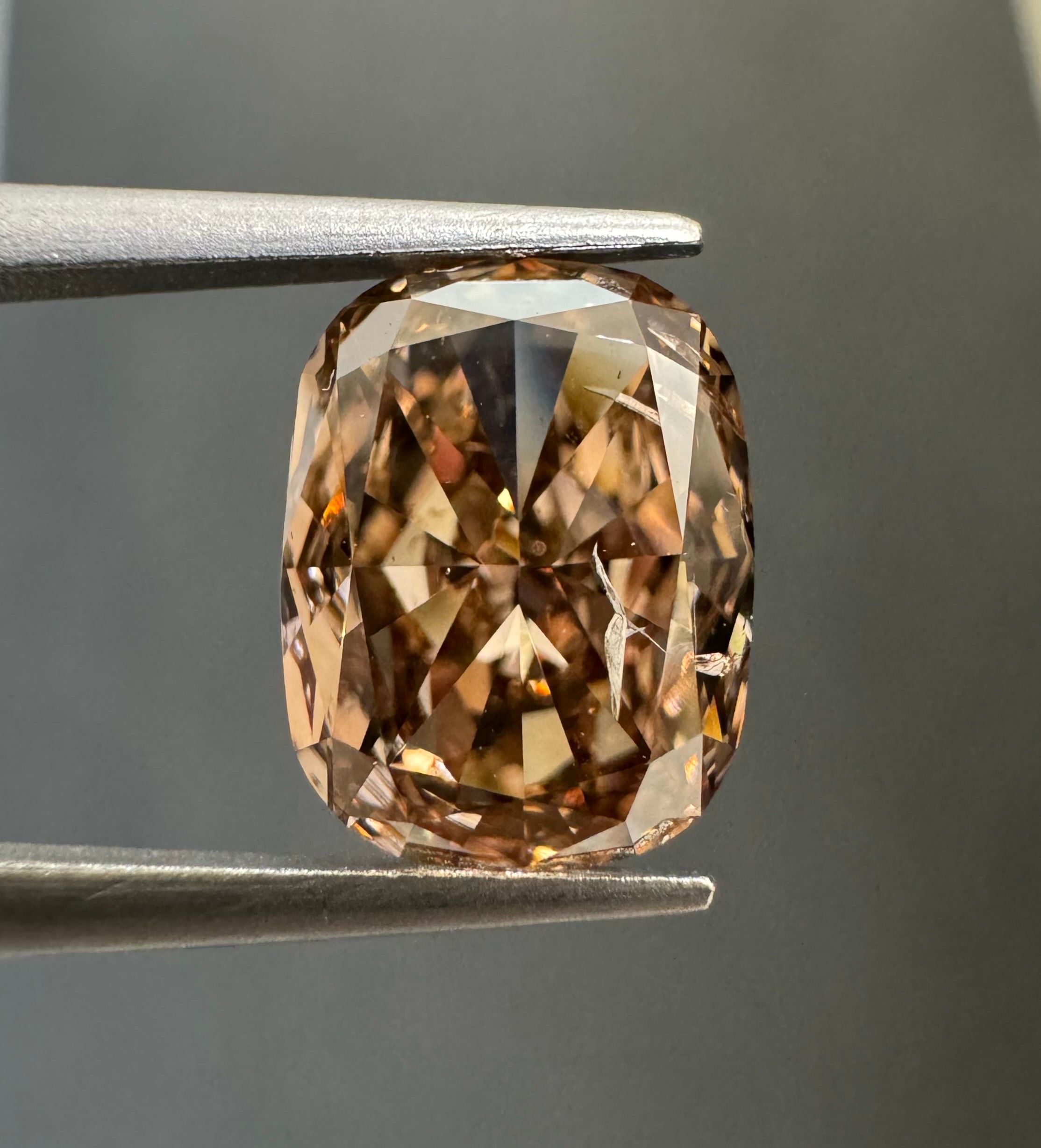 2.08 Carat Cushion brilliant Diamond Fancy Intense Yellowish Brown SI2