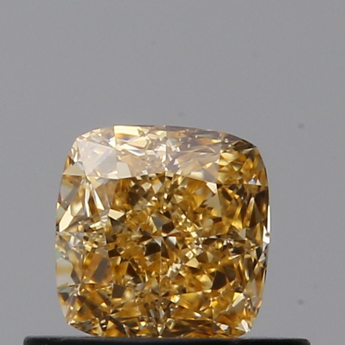 0.56 ct Cushion Brilliant diamond