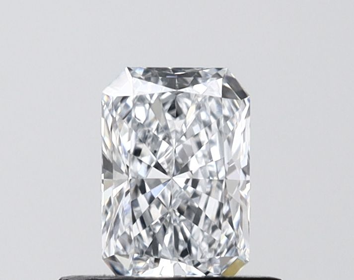 0.7 ct lab-grown Radiant Diamond