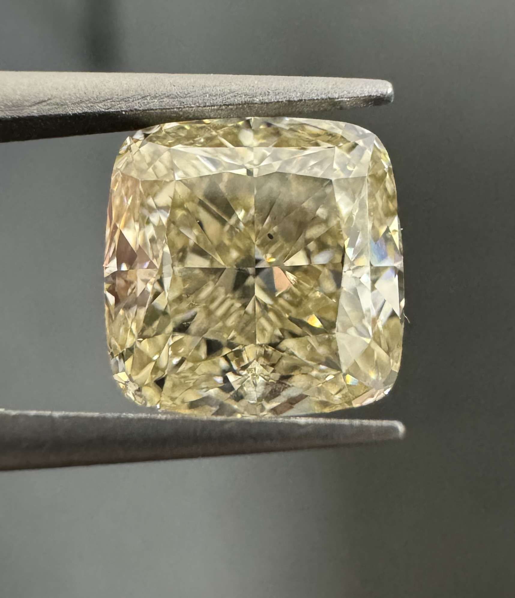2.01 Carat Cushion brilliant Diamond Fancy Brown Yellow VS2