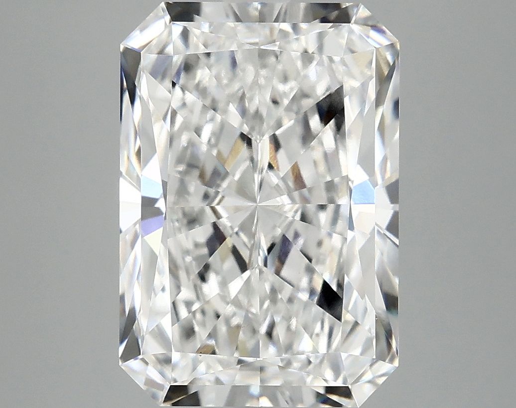 4.73 ct. radiant Lab Grown Diamond front image