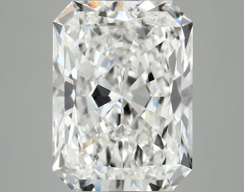 4.66 ct. radiant Lab Grown Diamond front image