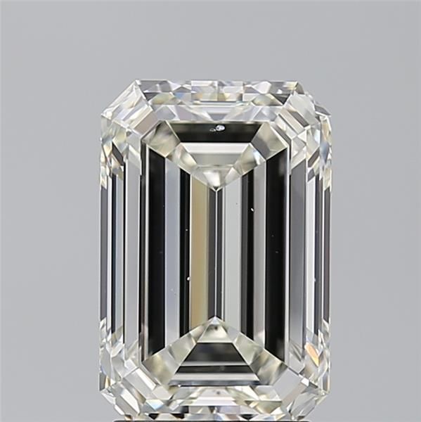 3.20 ct Emerald diamond