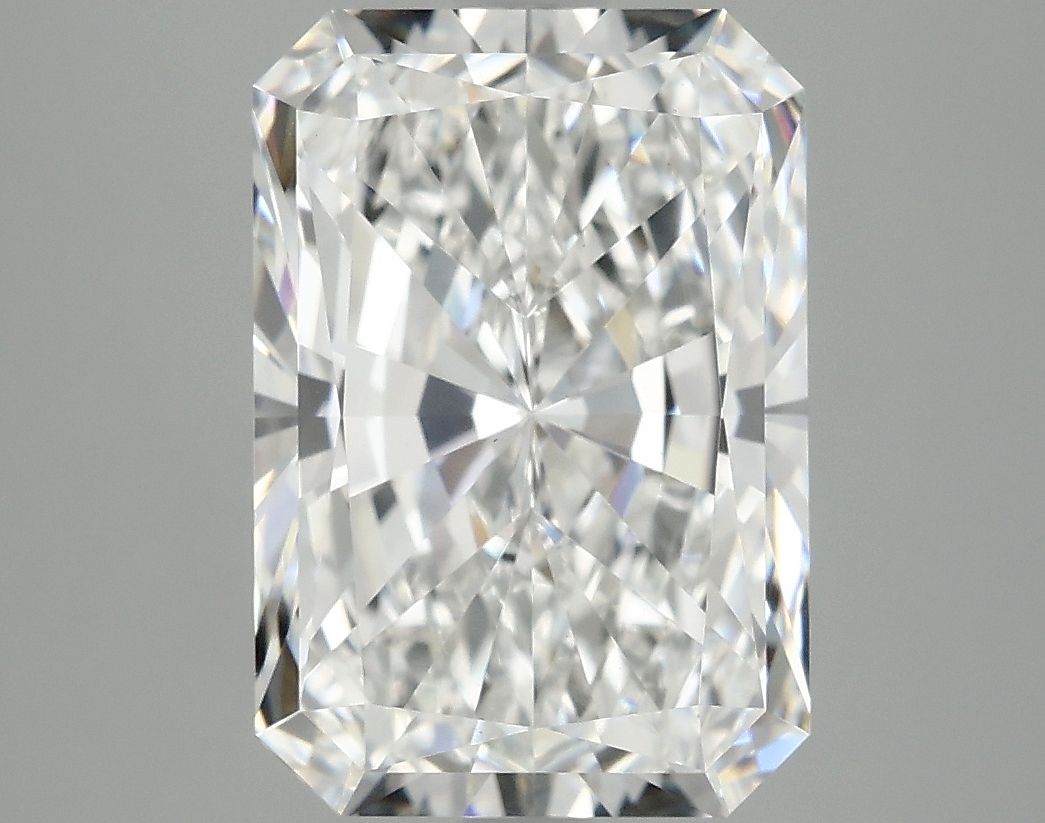 4.69 ct. radiant Lab Grown Diamond front image