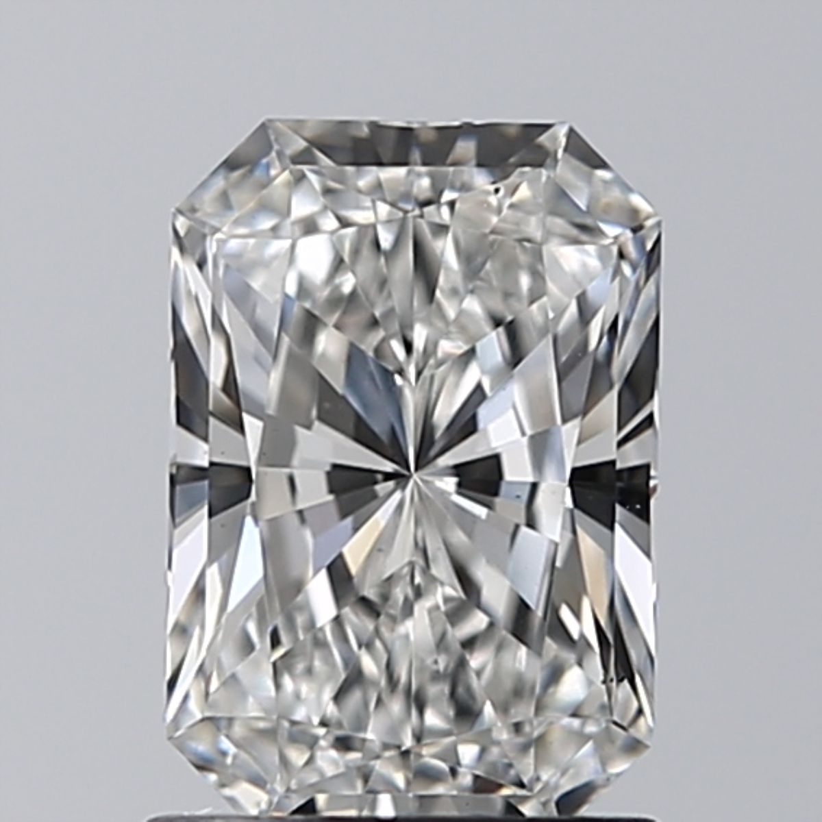1.07 ct. radiant Lab Grown Diamond front image