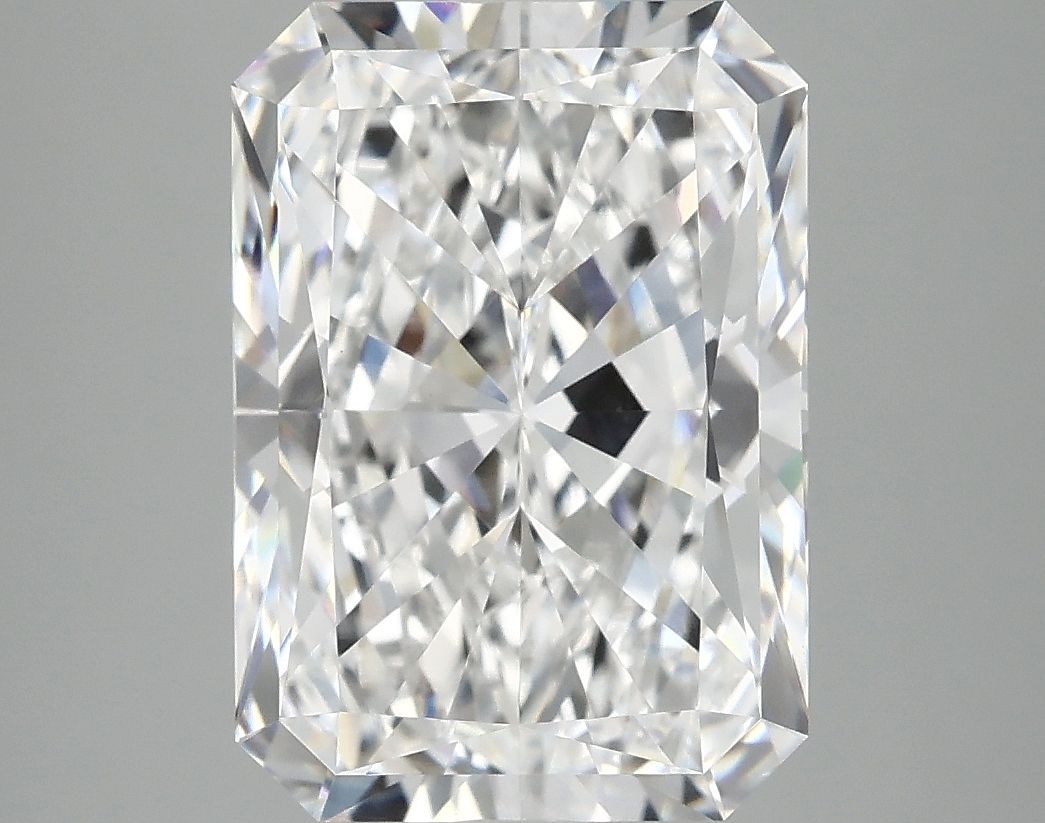 4.79 ct. radiant Lab Grown Diamond front image