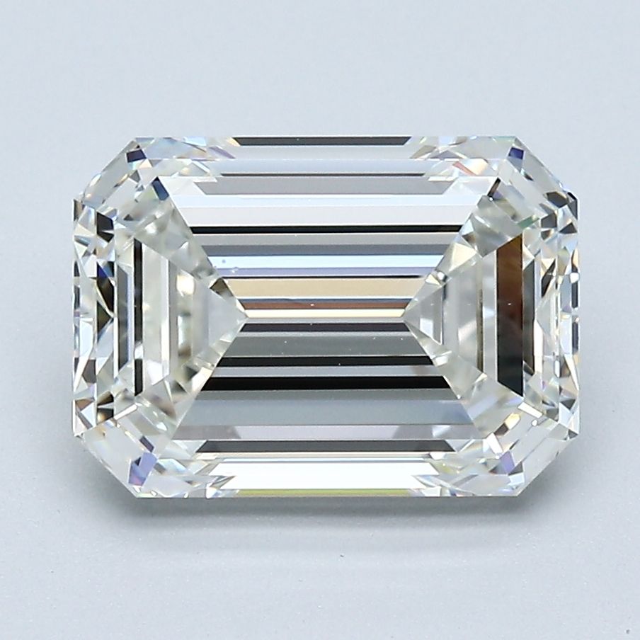 3.22 ct Emerald diamond